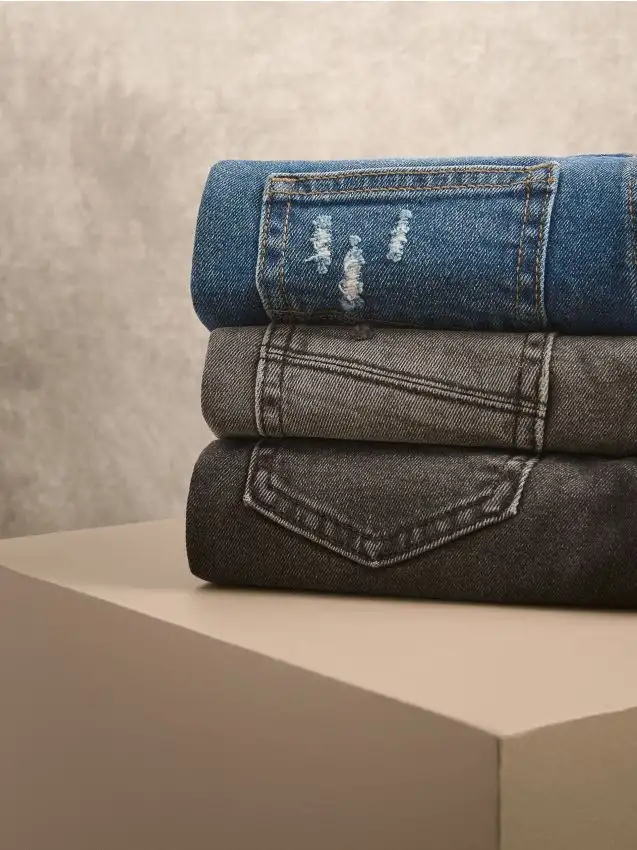 Jeans slim fit strappati Colore nero