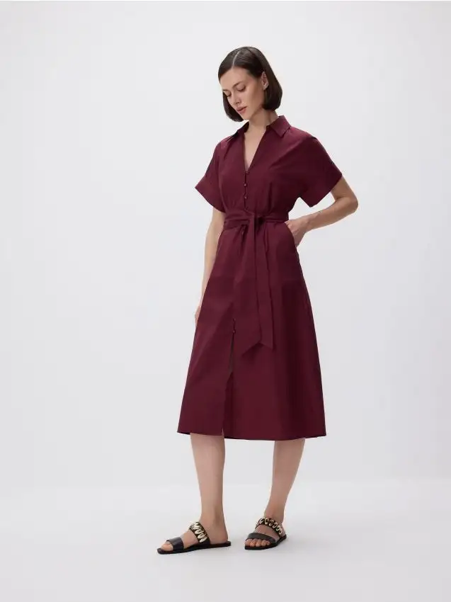 Vestito a camicia con cintura Colore maroon