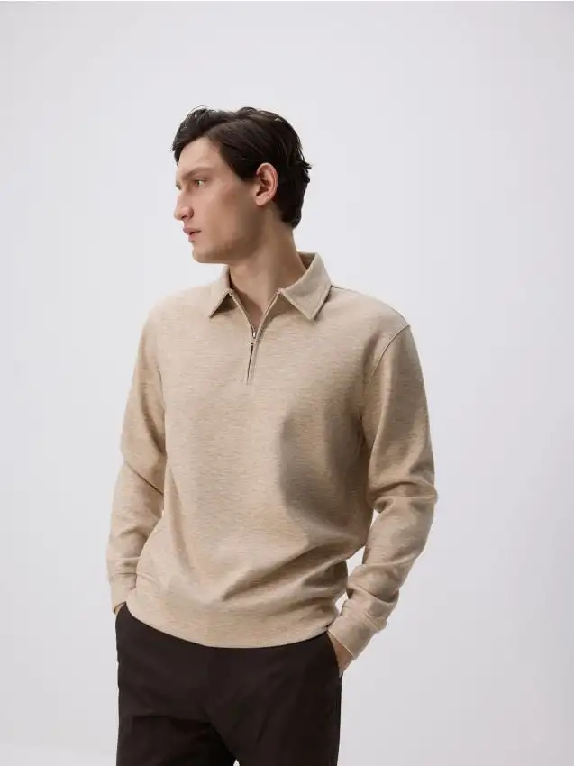 Felpa con collo Colore caffè