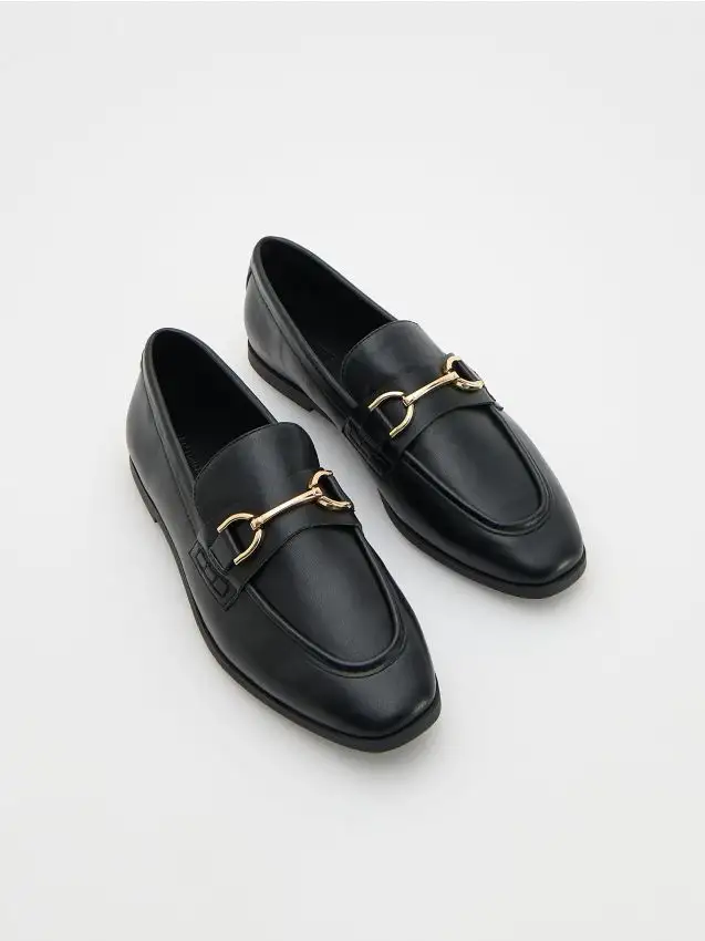 Loafers con fibbia decorativa Colore nero
