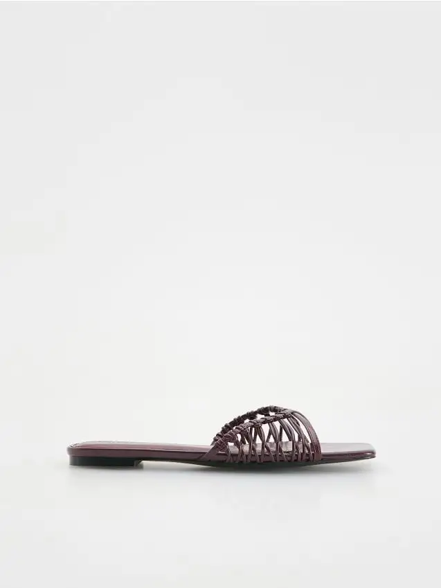 Ciabatte con cinturini Colore maroon