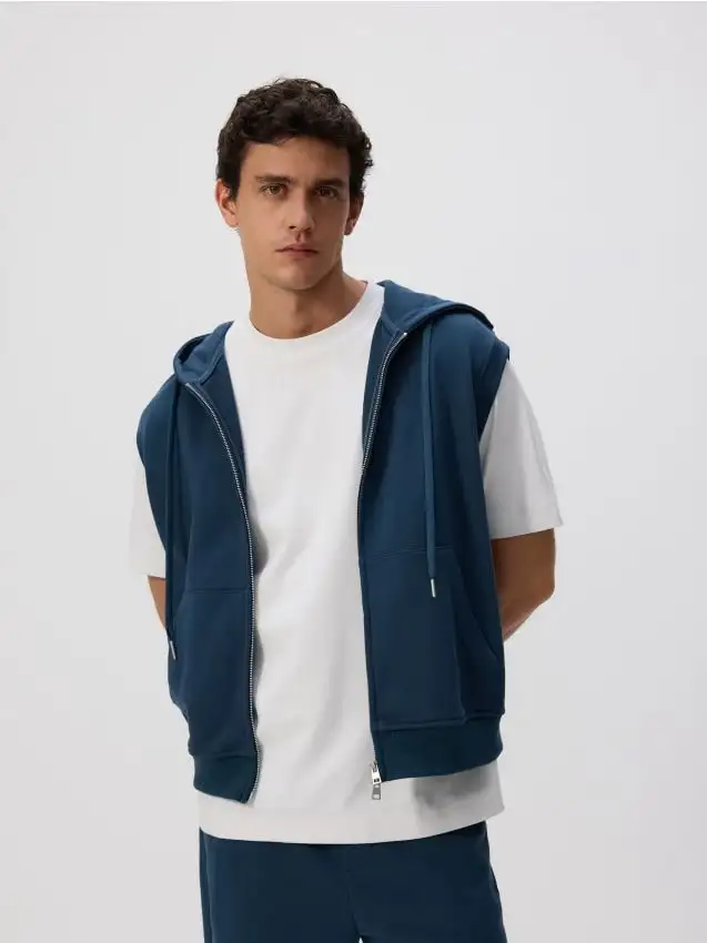 Gilet con cappuccio Colore blu scuro