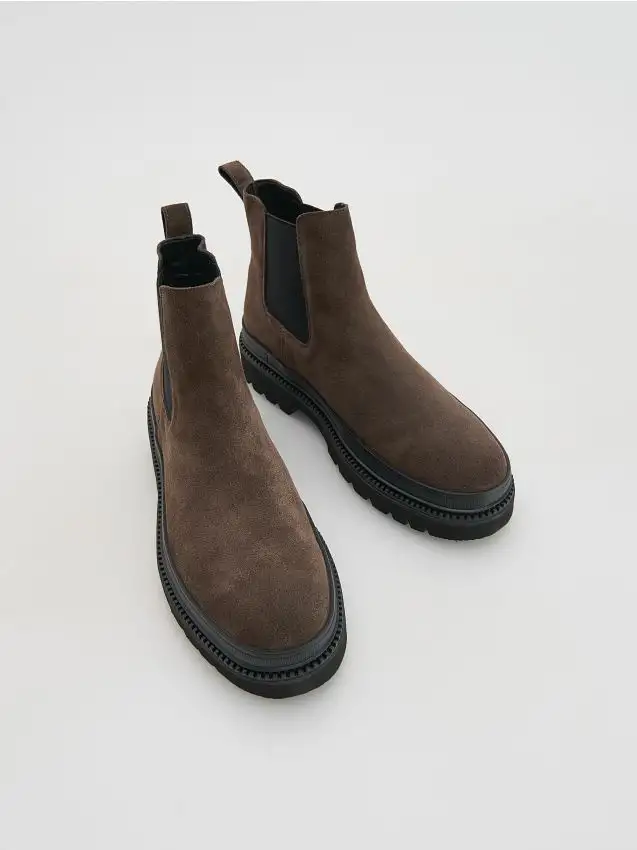 Stivaletti in pelle scamosciata Colore marrone polveroso