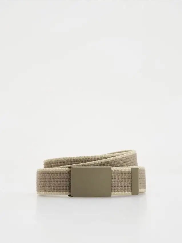 Cintura in tessuto con fibbia Colore beige