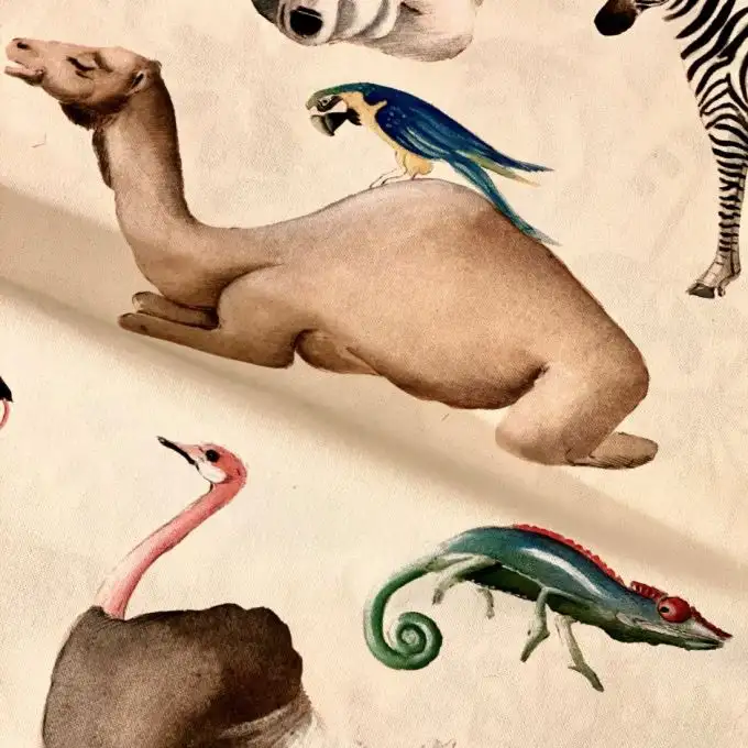 Tessuto cotone spesso stampato bachette tutti allo zoo sfondo crema