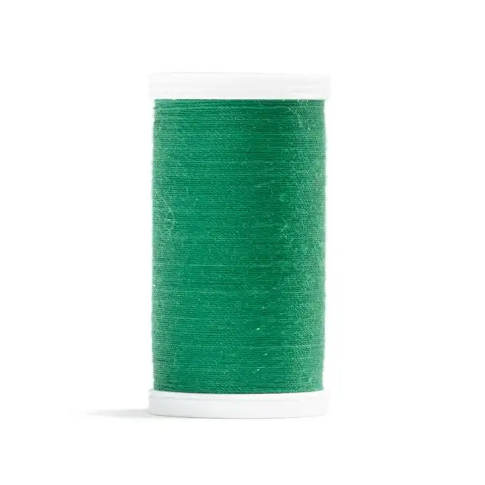 Bobina di filo da cucire 100 % poliestere verde