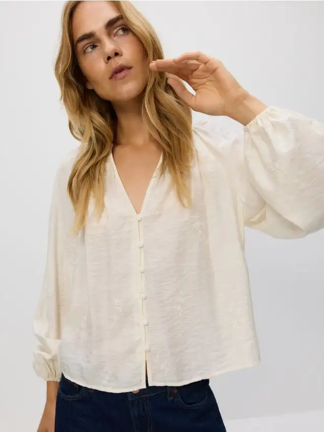 Camicia con ricamo Colore panna