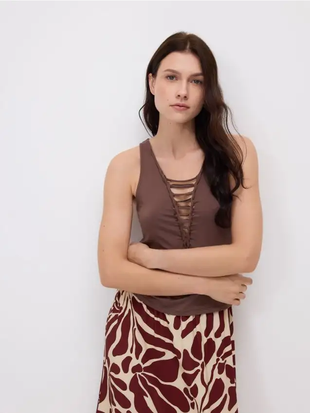 Top in viscosa Colore marrone