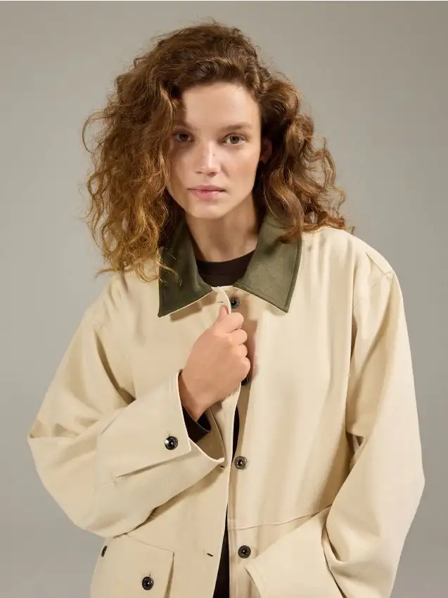 Giacca in denim con colletto contrastante Colore panna