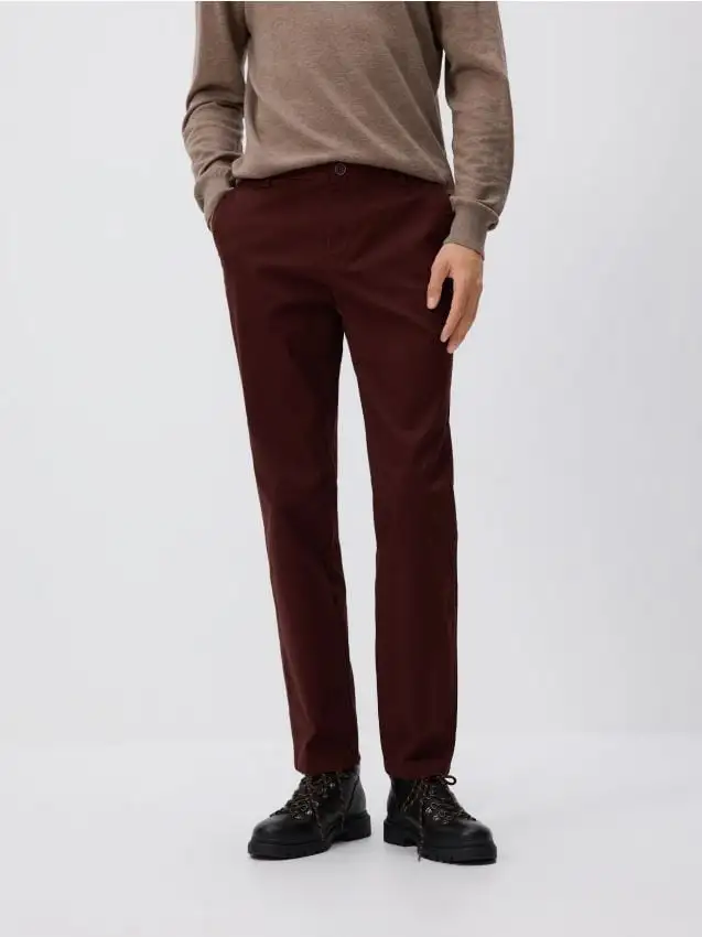 Pantaloni slim chino in cotone Colore mogano