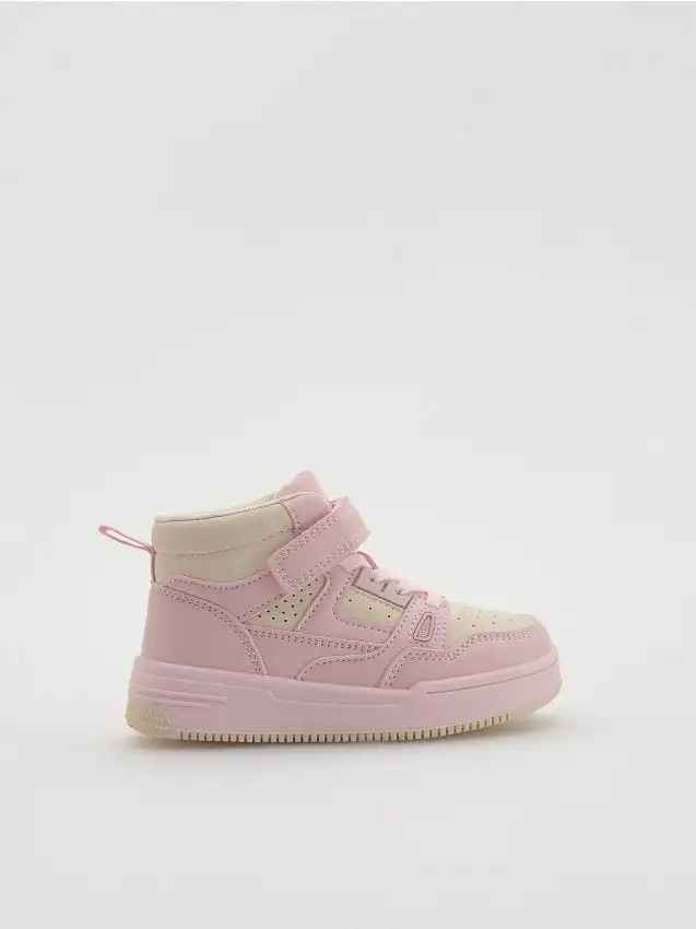 Sneakers alla caviglia con chiusura in velcro Colore rosa pastello