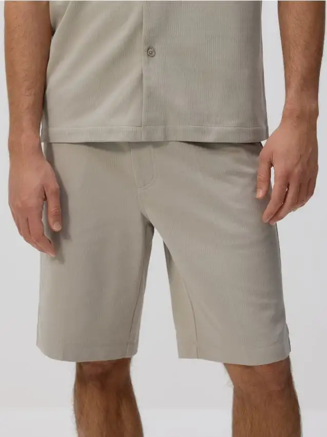 Pantaloncini regular fit Colore grigio chiaro