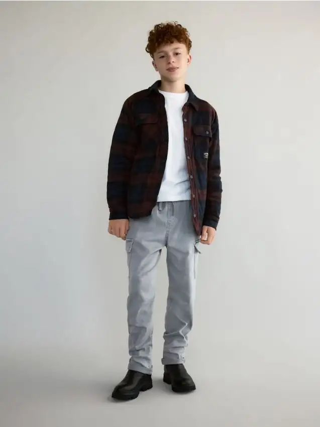 Pantaloni cargo altamente elasticizzati Colore grigio scuro