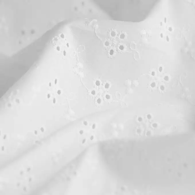 tessuto ricamo inglese bianco piccole fiori