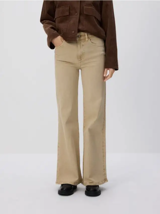 Jeans flare a vita alta Colore beige