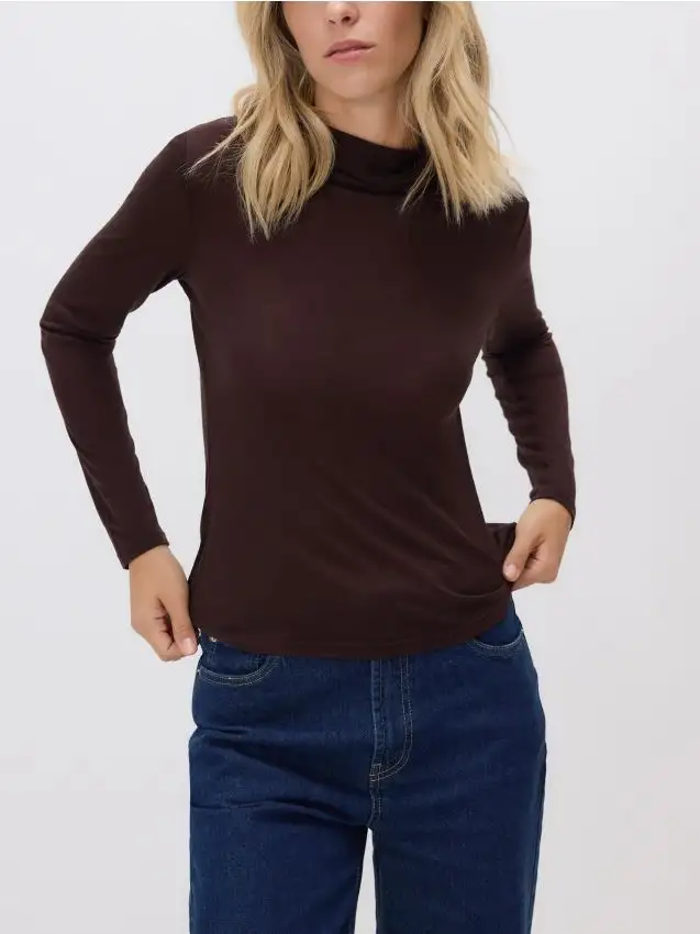 Maglione dolcevita con cashmere Colore marrone scuro