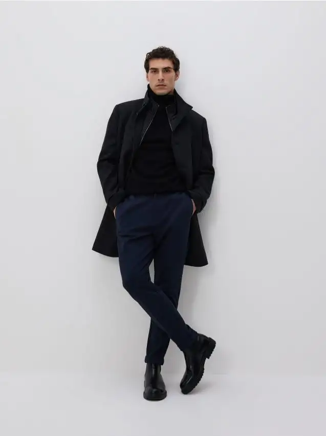 Pantaloni chino slim con piega stirata Colore blu scuro