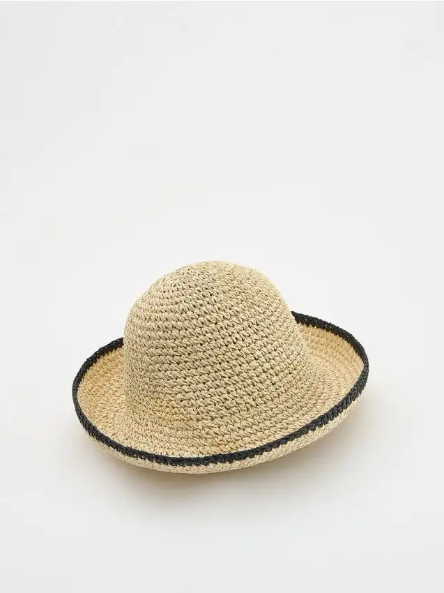 Cappello con bordo a contrasto Colore grano