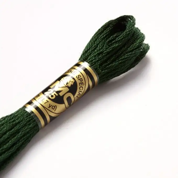 Filato mouliné da ricamo tonalità verdi codice 890