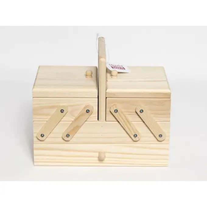 Lavoratrice in legno naturale