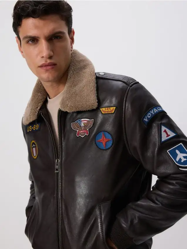 Giacca in pelle con colletto Colore marrone polveroso