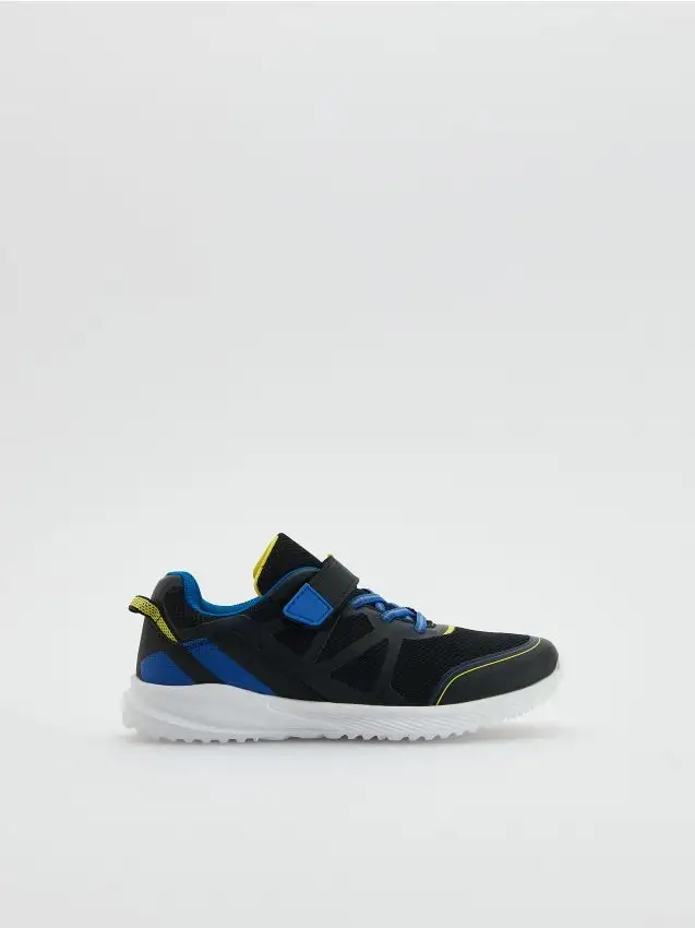 Scarpe da ginnastica con velcro Colore nero