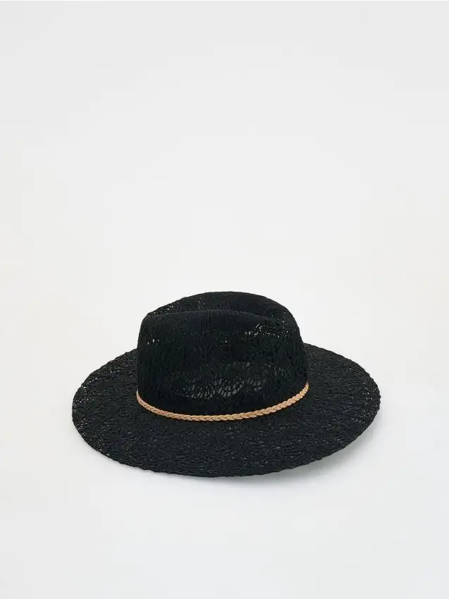 Cappello in pizzo con cinturino Colore nero