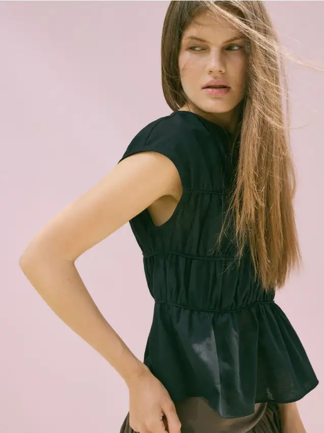 Blusa arricciata con misto lino Colore nero