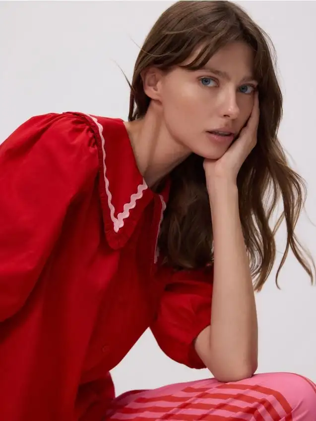 Camicia con colletto decorativo Colore rosso