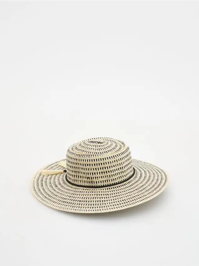 Cappello di paglia con nappe Colore nude