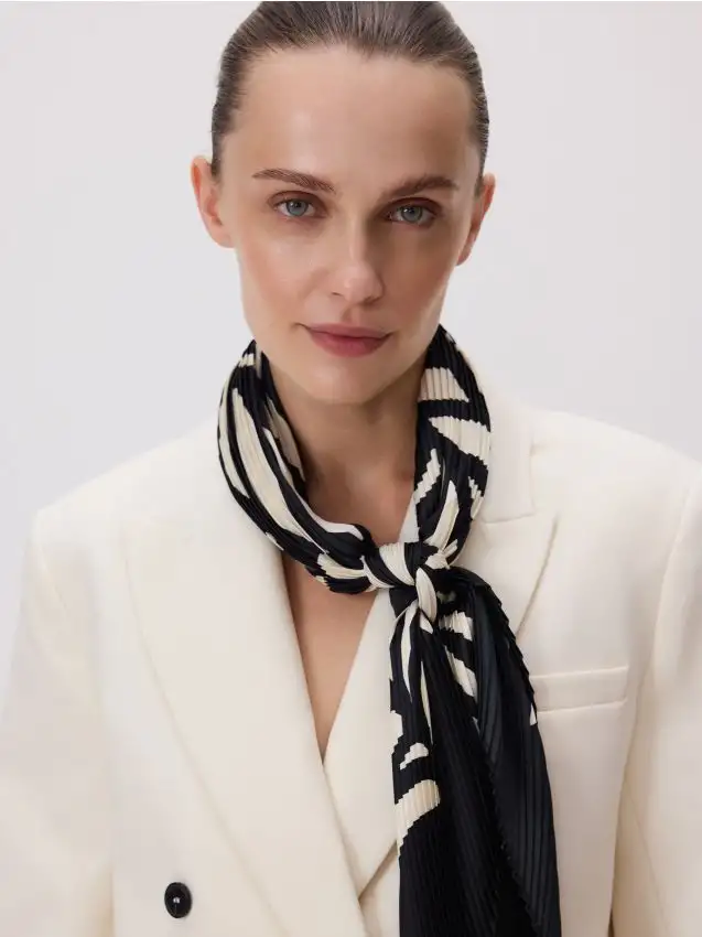 Pleated scarf Colore nero