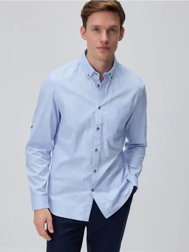 Camicia a taglio standard in misto cotone Colore blu pallido