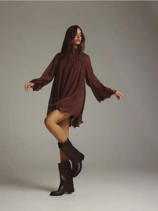 Stivali al ginocchio in pelle Colore marrone scuro