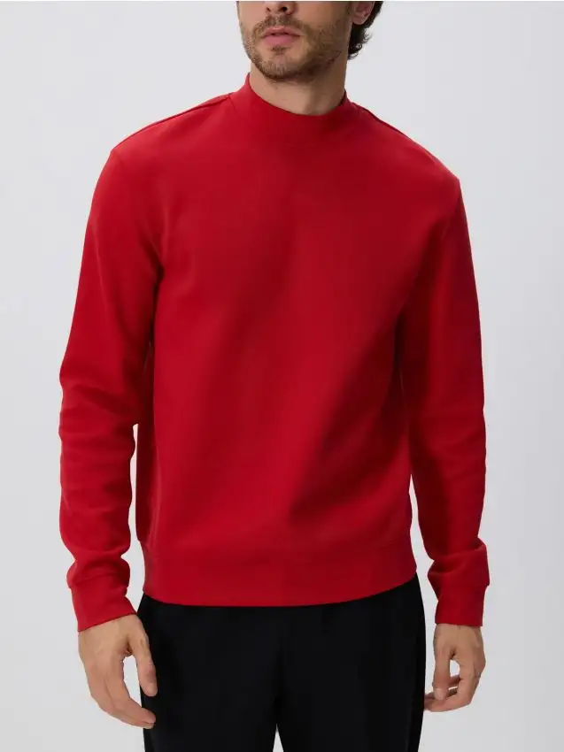 Felpa con collo rialzato Colore rosso