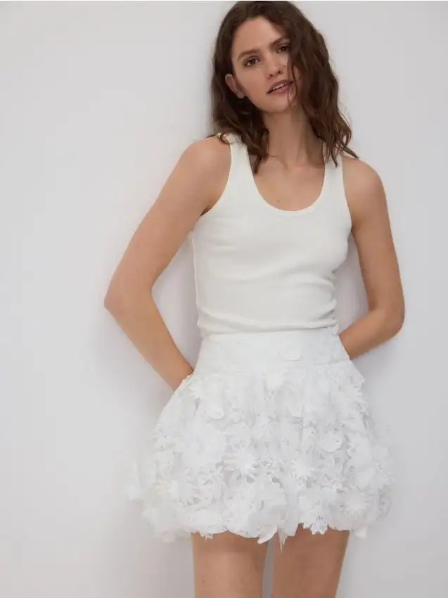 Gonna a palloncino con fiori 3D Colore bianco