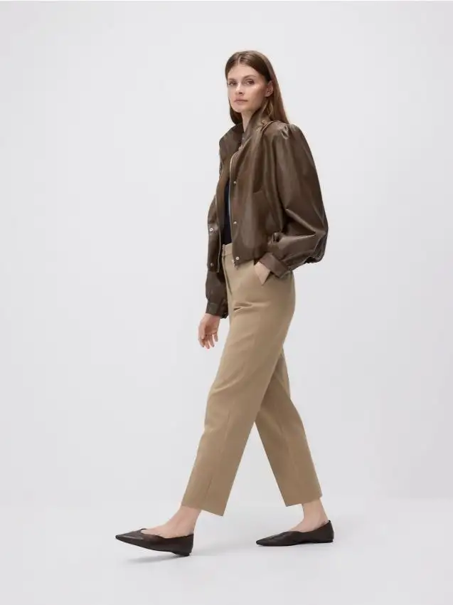 Pantaloni a sigaretta con piega Colore beige