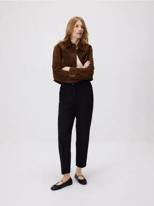 Pantaloni a sigaretta con piega Colore nero