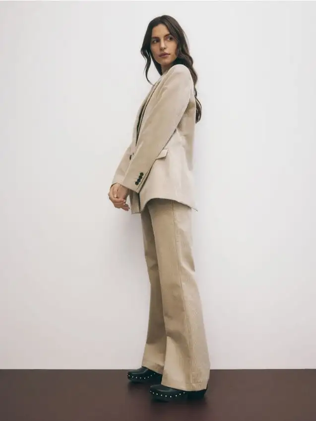 Pantaloni flare di velluto a coste Colore beige