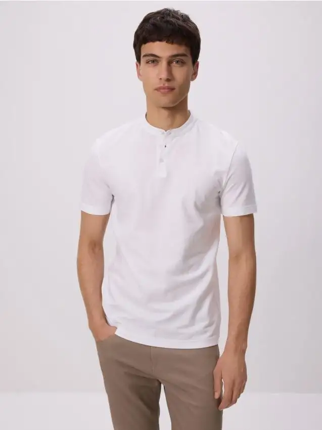 Polo regular fit con colletto rigido Colore bianco