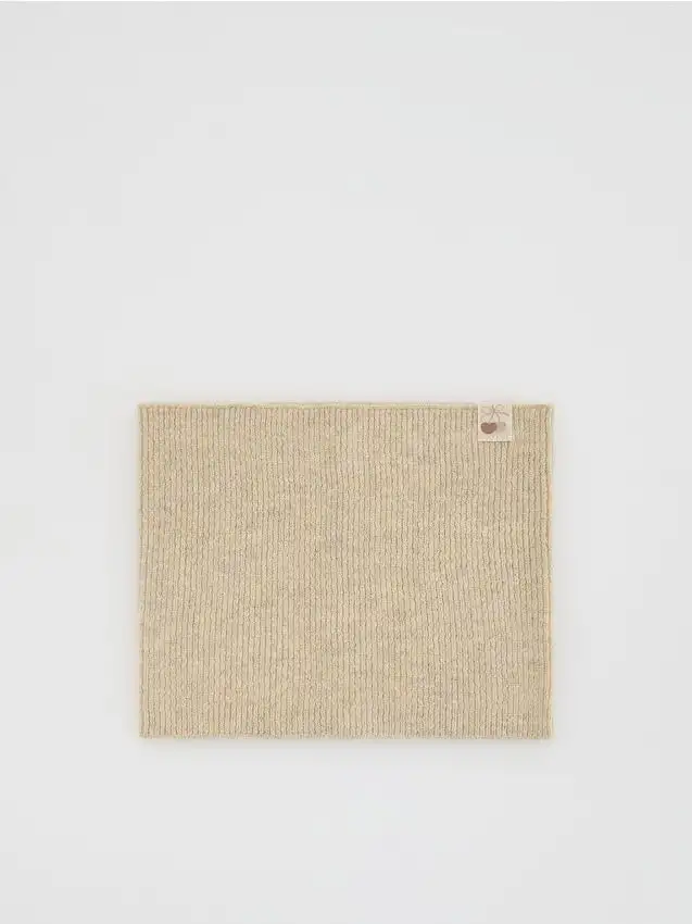 Scaldacollo con toppa Colore beige