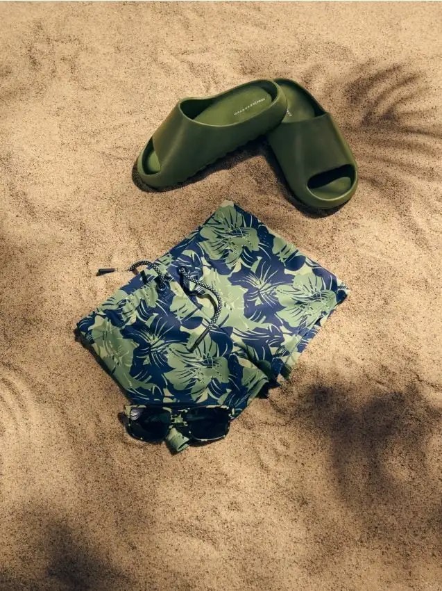 Pantaloncini mare Colore verde oliva chiaro