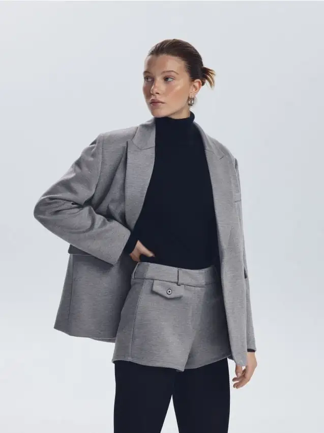 Pantaloncini in misto viscosa Colore grigio chiaro