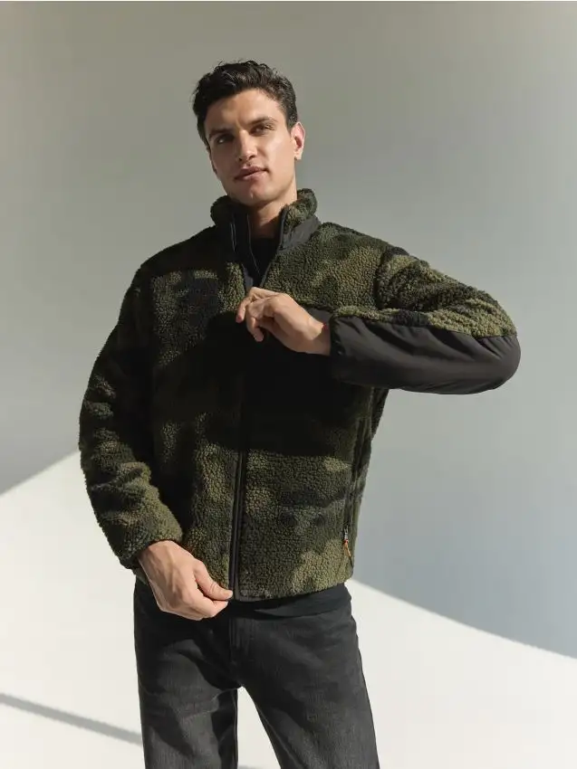 Giacca sherpa con collo alto Colore verde