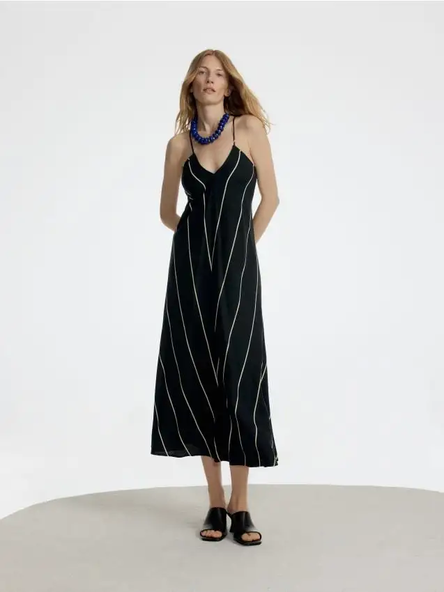 Abito mini con lino Colore nero