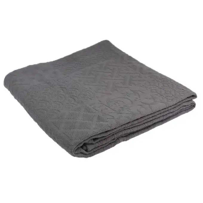 Copriletto jacquard a motivi grigi