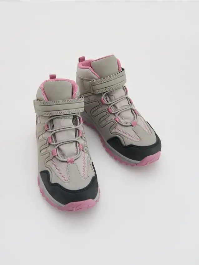 Scarponi da trekking impermeabili Colore grigio chiaro