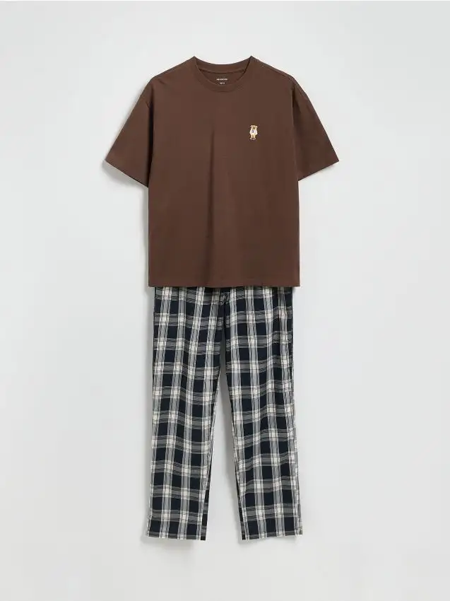 Pigiama due pezzi con ricamo Colore marrone