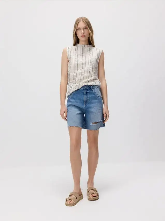 Shorts in denim con effetto consumato Colore blu