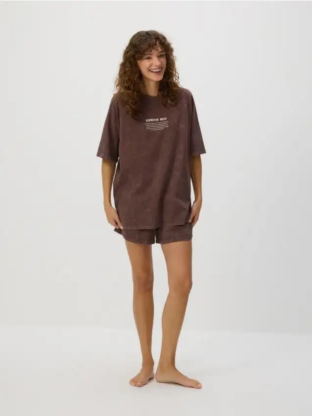 Pigiama due pezzi Colore marrone