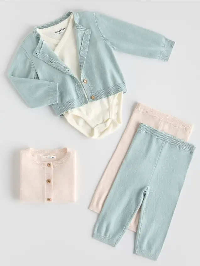 Completo in maglia Colore verde chiaro